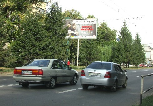 Призма 6x3,  Раиси Кириченко ул., 82