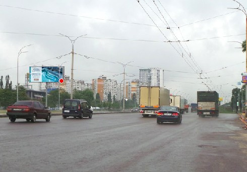Щит 12x5,  Ак. Заболотного ул., 16 (на розделителе)