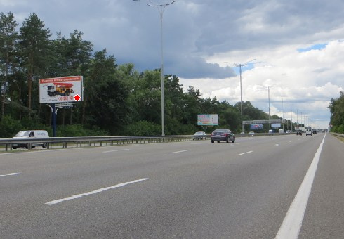 Щит 8x4,  27,900 км. автомагистрали Киев - Борисполь
