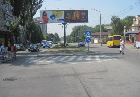 Призма 6x3,  Днепровская  ул. - Почтовая ул., Свободы пл.