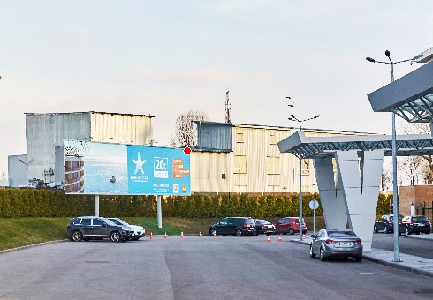 Щит 16x4,  Медовая ул., 2 Площадь перед выходом/выездом из Терминала (Терминал В)