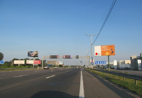 Щит 6x3,  32,900 км. автомагистрали Киев - Борисполь