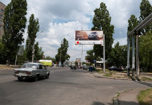 Щит 6x3,  Ивана и Юрия Лип ул. - Малиновского ул.,47