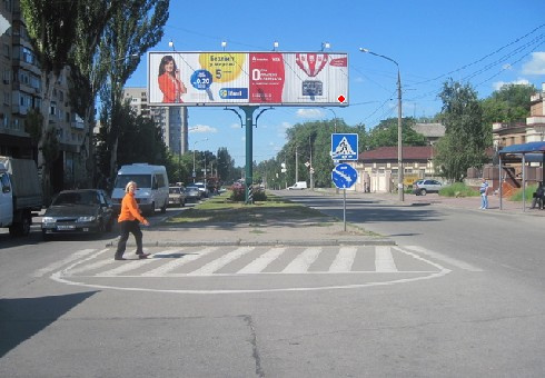 Призма 6x3,  Днепровская  ул. - Почтовая ул., Свободы пл.