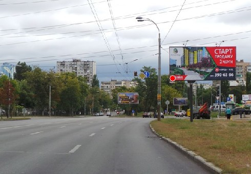 Щит 6x3,  Правды пр. (на разделителе)